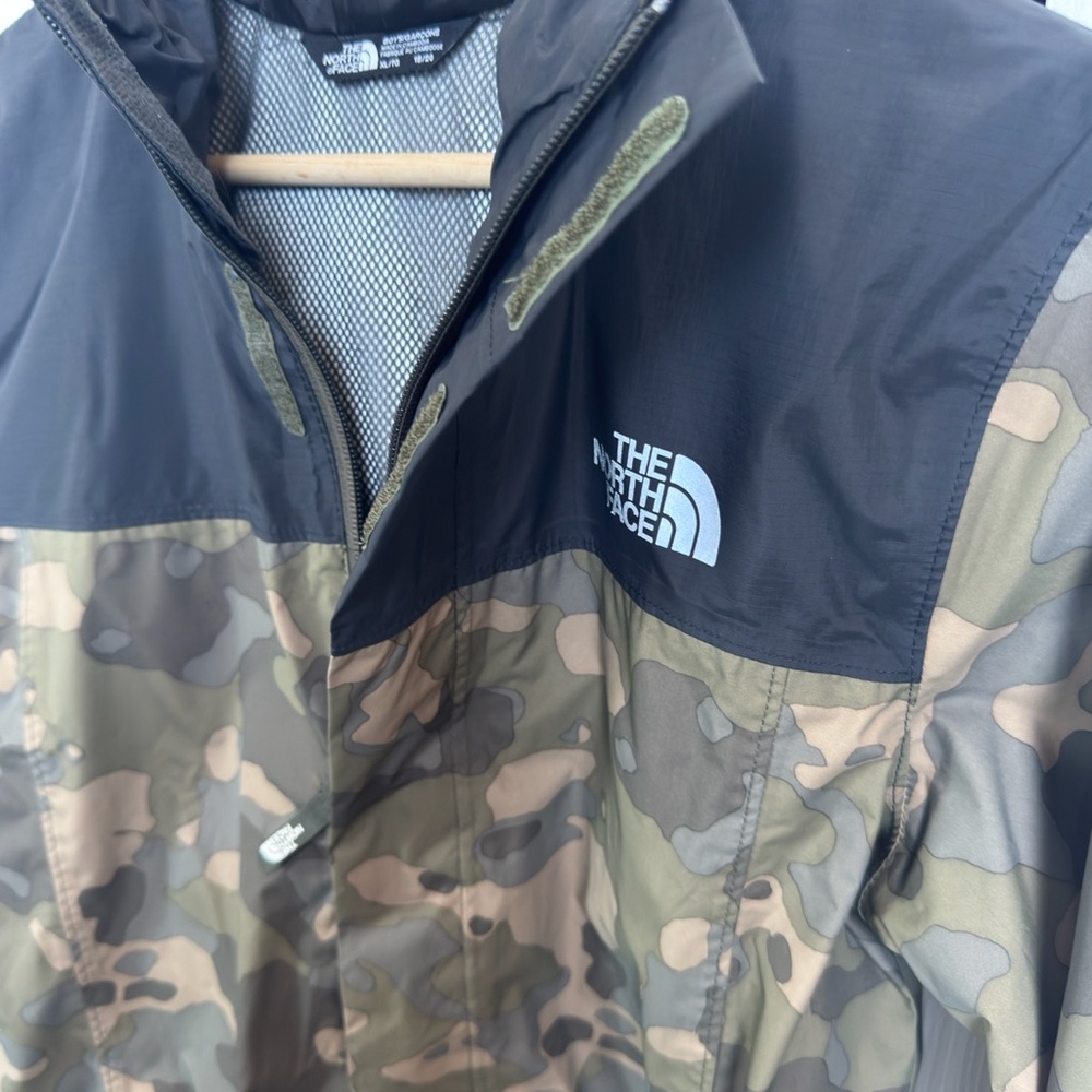 The North Face Black and Green Camouflage Jacket - Picture 7 of 8